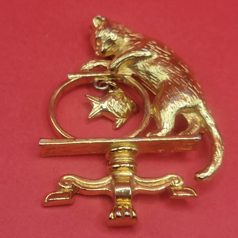 Vintage Kitty Cat Fish Bowl Brooch Pin
